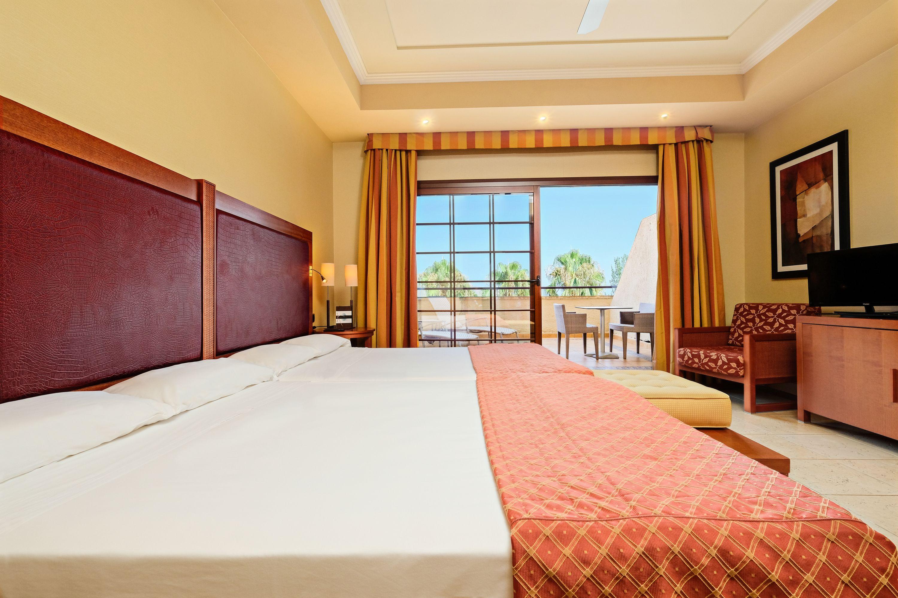 Hotel Envia Almeria Spa & Golf Aguadulce  Exteriér fotografie A room at the Iberostar Grand Hotel Melia, in Playa del Inglés, Gran Canaria, Spain.