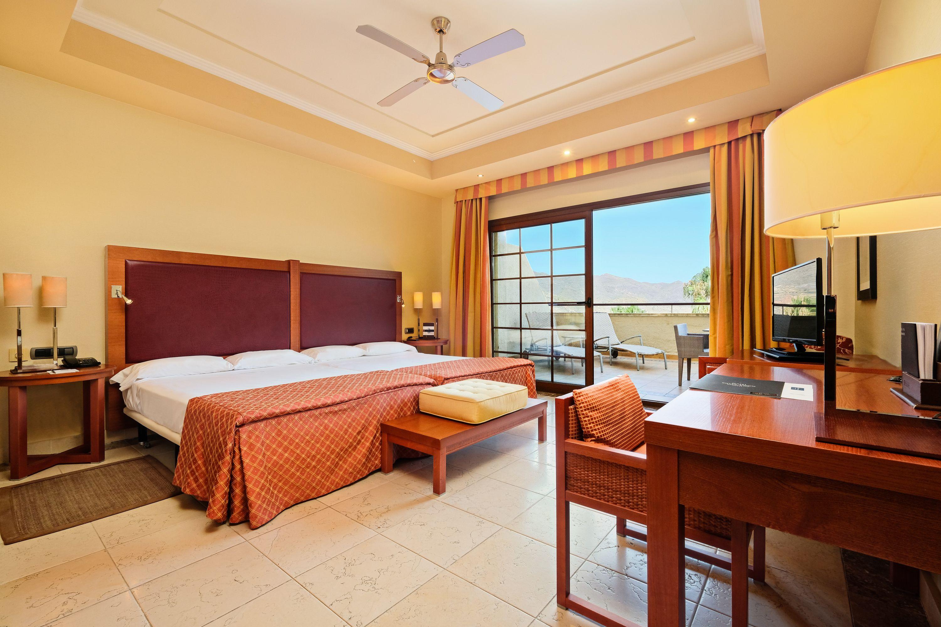 Hotel Envia Almeria Spa & Golf Aguadulce  Exteriér fotografie A room at the hotel