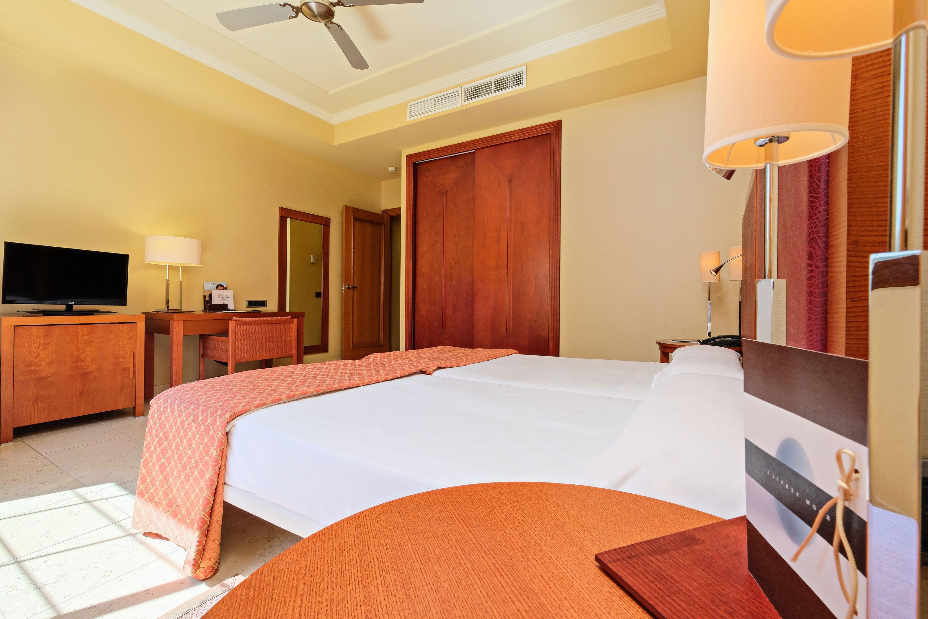 Hotel Envia Almeria Spa & Golf Aguadulce  Exteriér fotografie A bedroom at the hotel